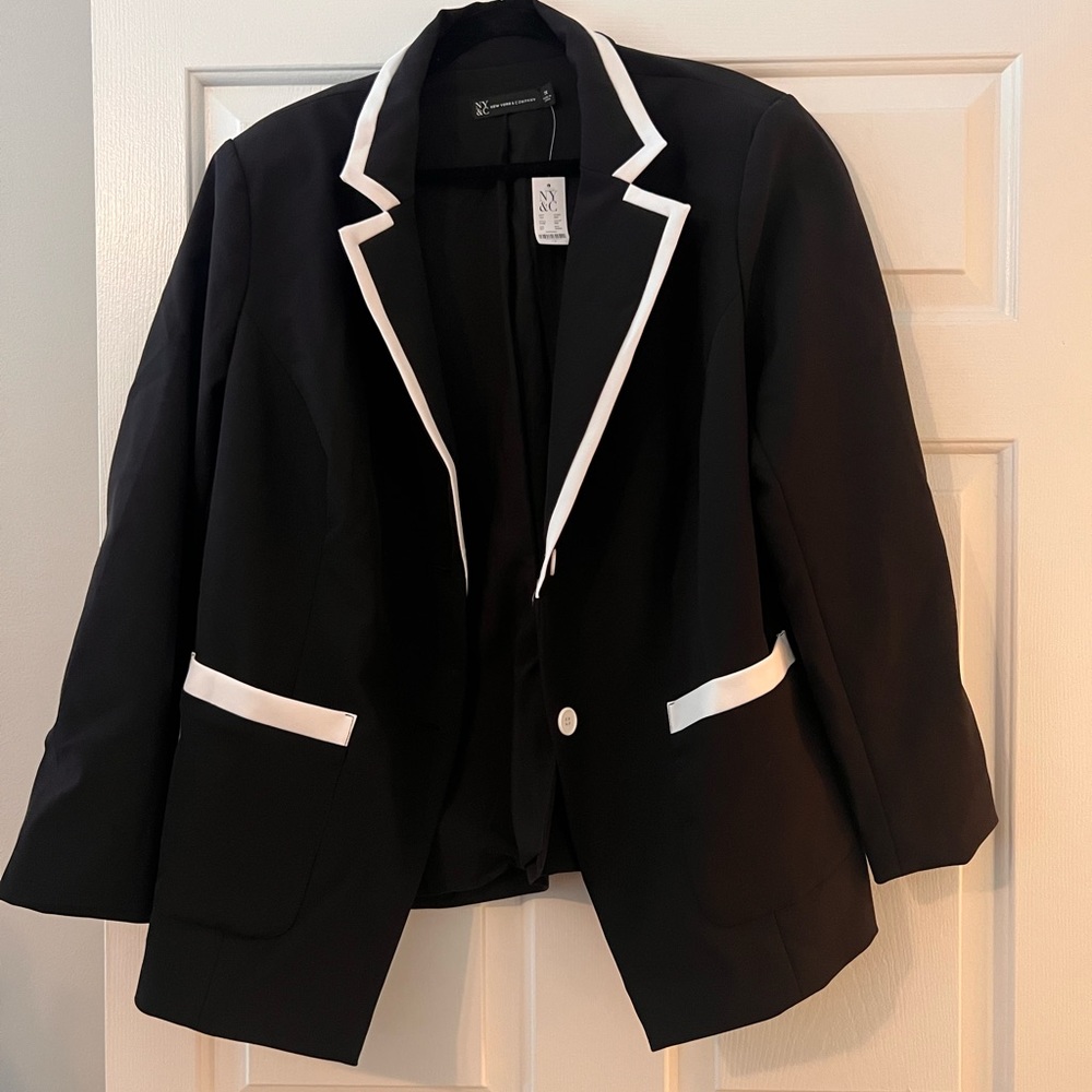 Black & White Womens Blazer - NWT
